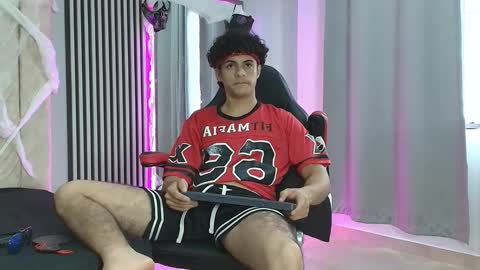 Snapshot of andres_cream chatting on October 18, 9:20 pm andres_cream online show from October 18, 9:20 pm