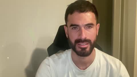 andresguidicelli online show from December 22, 11:35 pm