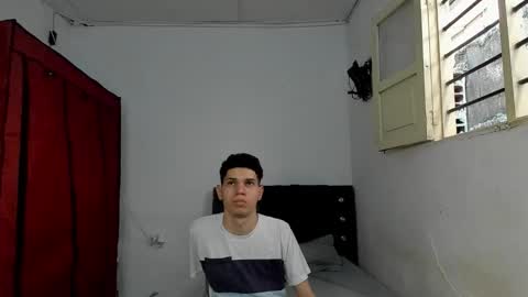 andrew_2811 online show from February 21, 10:44 pm