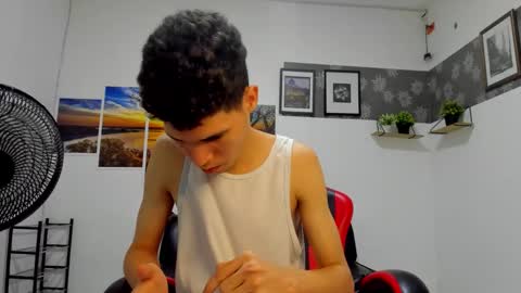 andrew_2811 online show from September 23, 2:33 am