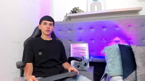 andrew restrepo online show from March 27, 6:20 pm