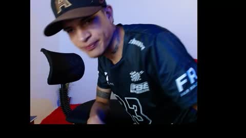 andrew_smitx online show from March 5, 1:02 am