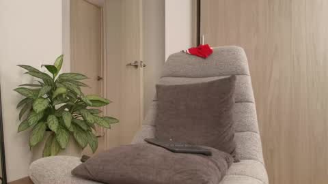 ANDREW WEST online show from April 18, 7:58 pm