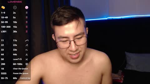 Snapshot of andrewmhilton_ chatting on October 9, 2:05 am andrewmhilton_ online show from October 9, 2:05 am