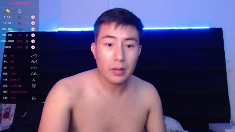 Snapshot of andrewmhilton_ chatting on December 18, 5:59 am andrewmhilton_ online show from December 18, 5:59 am