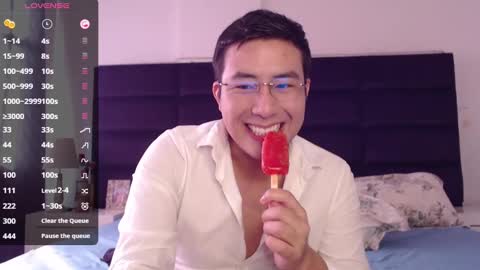 Snapshot of andrewmhilton_ chatting on January 12, 9:08 pm andrewmhilton_ online show from January 12, 9:08 pm
