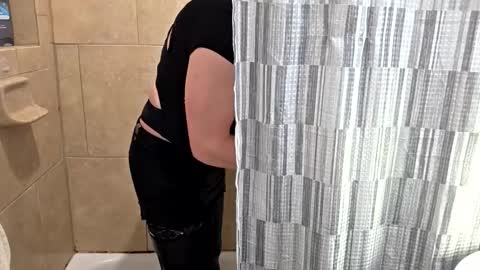 andrewo4277 online show from April 11, 1:03 pm