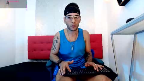   online show from November 4, 9:05 pm