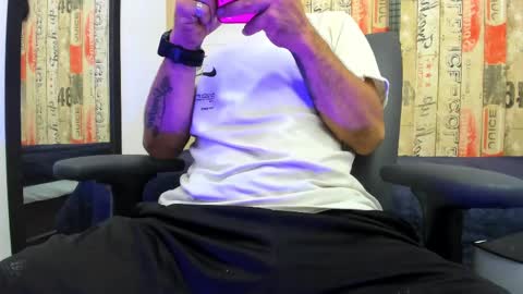   online show from March 8, 10:24 pm