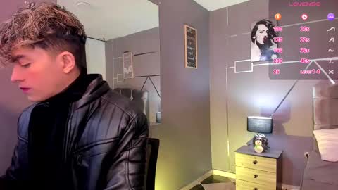 Snapshot of andrius_24 chatting on December 12, 11:40 am online show from December 12, 11:40 am