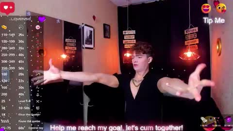 Snapshot of andrius_24 chatting on October 14, 7:32 pm online show from October 14, 7:32 pm