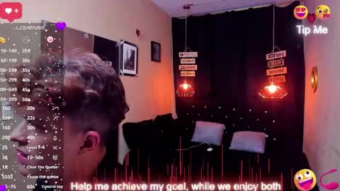Snapshot of andrius_24 chatting on October 7, 12:04 am online show from October 7, 12:04 am