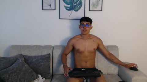 Snapshot of androx_boy chatting on October 27, 9:39 pm Androx boy online show from October 27, 9:39 pm