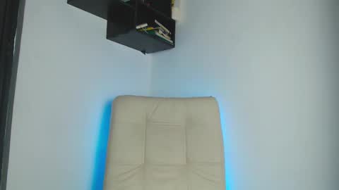 andy_collins__ online show from September 11, 7:29 am