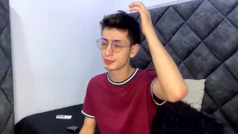 andy_collins__ online show from February 16, 5:37 am