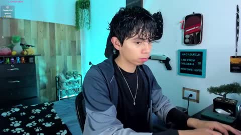 andy_guez_11 online show from February 11, 11:43 am