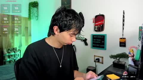 andy_guez_11 online show from February 17, 10:07 am