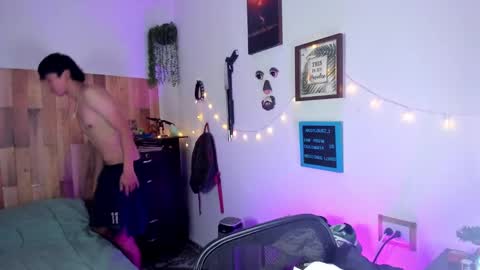 andy_guez_11 online show from January 20, 10:18 am
