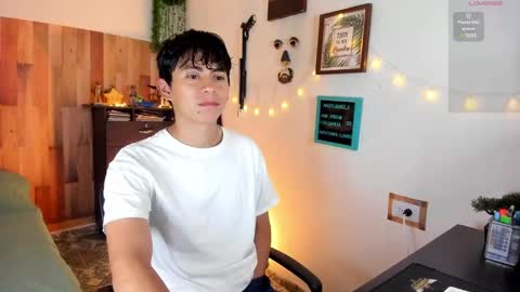 andy_guez_11 online show from January 18, 10:06 am