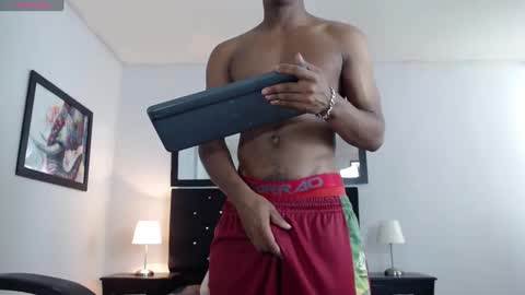 andy_smith333 online show from January 29, 8:04 pm