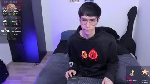 Snapshot of andy_twiink chatting on February 22, 9:21 pm twx Andy twink3 online show from February 22, 9:21 pm