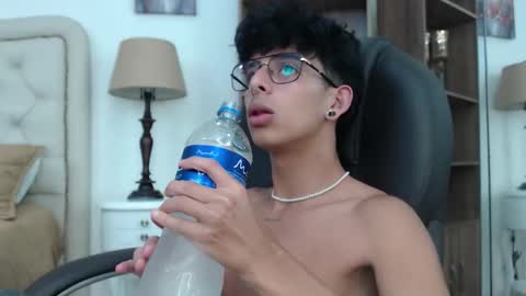 andyxibrat online show from March 17, 8:33 pm