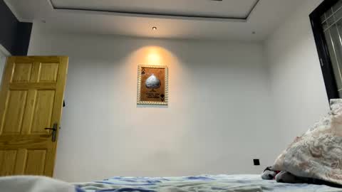 anesbenkerri online show from November 12, 4:35 pm