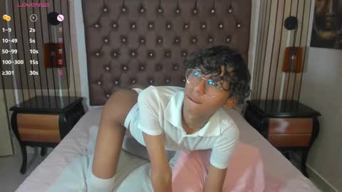   online show from February 5, 9:07 pm