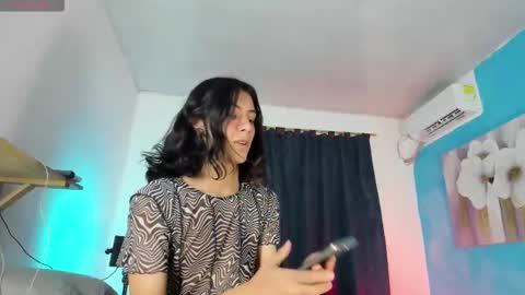 Snapshot of angel_hasss chatting on October 15, 3:47 am Angel of your dreams online show from October 15, 3:47 am