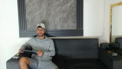 angel_villareal_ online show from February 10, 5:23 am