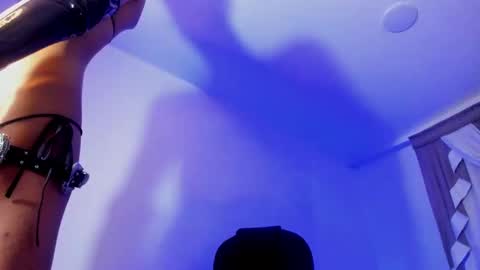 Snapshot of angelicious_boy chatting on October 18, 5:23 am ANGELICIOUS online show from October 18, 5:23 am