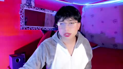 Snapshot of angellonfire chatting on September 30, 1:01 am Angel  online show from September 30, 1:01 am