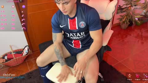 Angelo Ferro online show from December 9, 3:45 pm