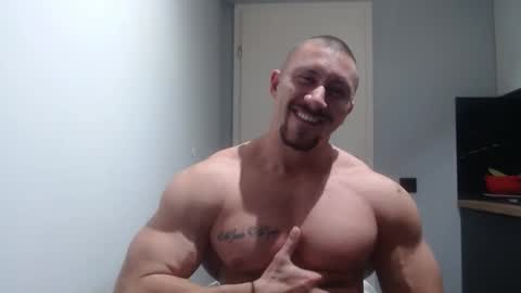  ------- SEX SHOW WITH GUYS AND GIRLS  MUSCLE SHOW online show from November 7, 4:32 pm