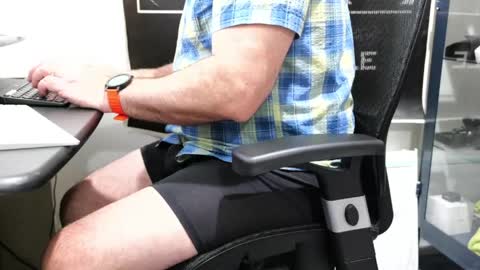 D online show from April 15, 12:16 pm