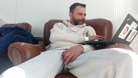 Snapshot of ansreramso chatting on December 29, 10:45 am Lower chakra online show from December 29, 10:45 am