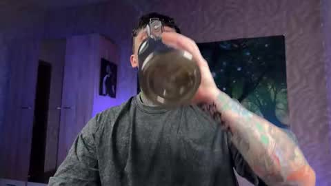 Tom online show from February 14, 12:33 pm