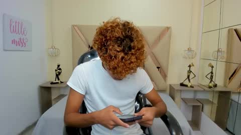 anyelotwink online show from January 16, 2:53 pm