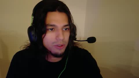 Snapshot of apachewithawebcam chatting on November 1, 4:16 am ApacheWithWebcam online show from November 1, 4:16 am