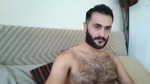 Snapshot of arabhairy90 chatting on December 9, 5:29 am hairycub online show from December 9, 5:29 am