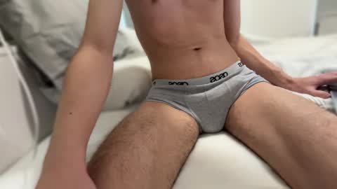 Snapshot of ariestwink chatting on October 2, 4:00 pm Aries Twink online show from October 2, 4:00 pm