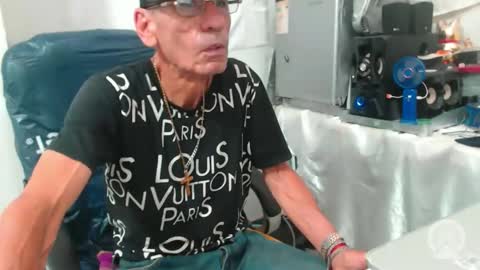 armaduradeacero online show from October 26, 9:44 am