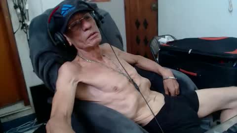 armaduradeacero online show from December 2, 6:44 pm