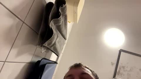 armyskater32 online show from December 1, 9:29 pm