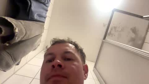 armyskater32 online show from November 10, 9:20 pm