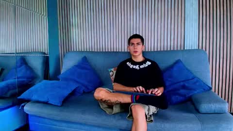 aron_pulse online show from January 18, 2:19 pm