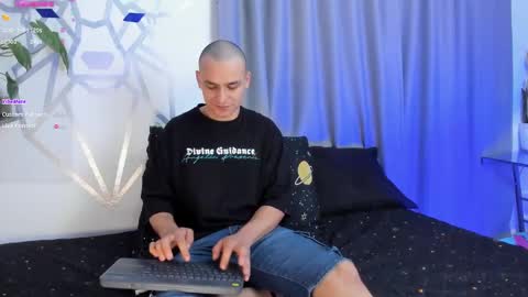 Snapshot of aron_santoro1 chatting on January 15, 3:54 am Aron Santoro online show from January 15, 3:54 am