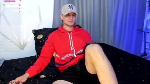 Snapshot of aron_santoro1 chatting on February 13, 4:11 am Aron Santoro online show from February 13, 4:11 am