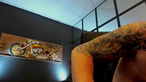 Snapshot of arongrant chatting on September 14, 11:23 am AronGrant online show from September 14, 11:23 am