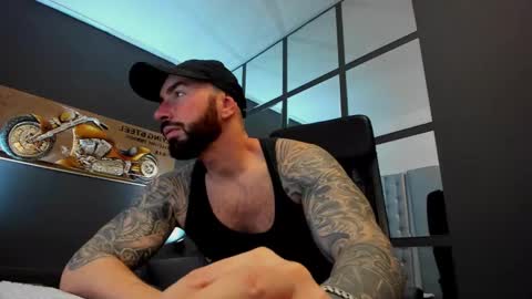Snapshot of arongrant chatting on January 30, 9:04 am AronGrant online show from January 30, 9:04 am